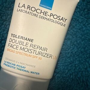 La Roche Posay Toleriane double repair moisturizer with 30 SPF